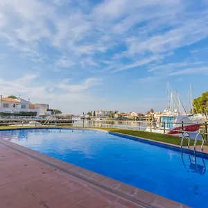 Piso De 2 Habitaciones, 3 Piscinas Y Cerca Del Mar Roses