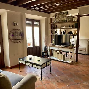 Sleep In Historic Puerta Elvira Appartement